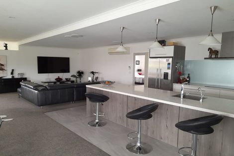 Photo of property in 20 Roseberry Place, Whitianga, 3510