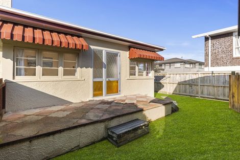 Photo of property in 10 Eastern Beach Road, Eastern Beach, Auckland, 2012