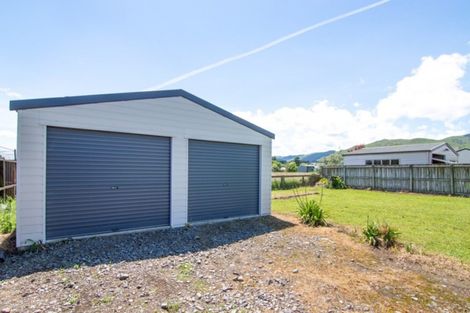 Photo of property in 14 Tawa Street, Tokomaru, Palmerston North, 4474