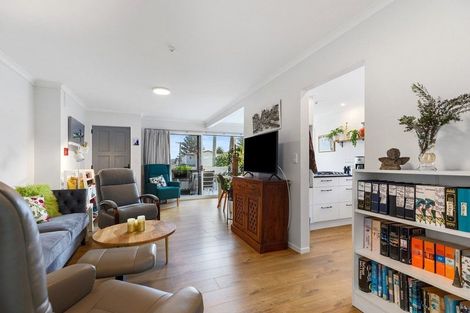 Photo of property in 23b Victoria Road, Mount Maunganui, 3116