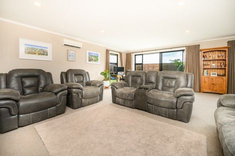 Photo of property in 7 Medallion Court, Kelvin Grove, Palmerston North, 4414