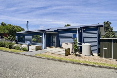 Photo of property in 4a Brasenose Place, Tawa, Wellington, 5028