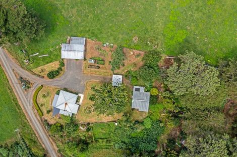 Photo of property in 37 Camp Road, Coroglen, Whitianga, 3591