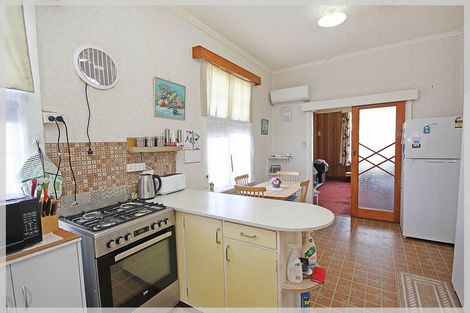 Photo of property in 58 Avenue Road, Foxton, 4814