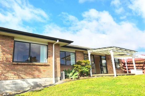 Photo of property in 11 Claywest Place, Glen Eden, Auckland, 0602
