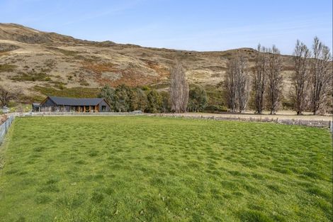 Photo of property in 7 Saint Just Place, Wanaka, 9305