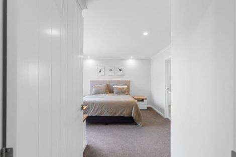 Photo of property in 6 Atlantic Drive, Fitzherbert, Palmerston North, 4410