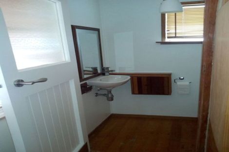 Photo of property in 60 Beach Haven Road, Beach Haven, Auckland, 0626