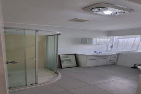 Photo of property in 11 Tyndrum Place, Highland Park, Auckland, 2010