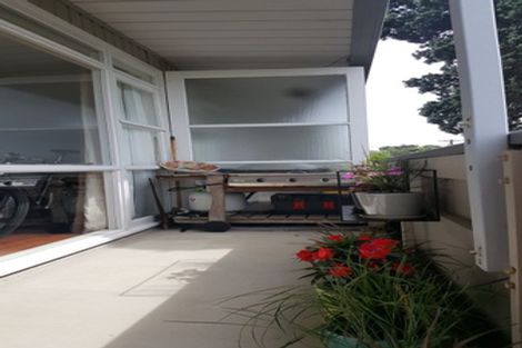 Photo of property in 5/77 Old Lake Road, Narrow Neck, Auckland, 0624