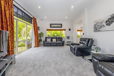 Photo of property in 14 Brooke Ridge Rise, East Tamaki Heights, Auckland, 2016