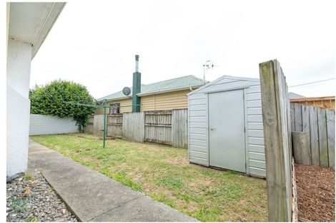 Photo of property in 71 Queenwood Road, Levin, 5510