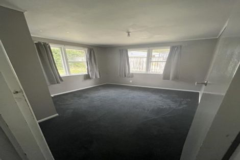 Photo of property in 21 Worcester Place, Cannons Creek, Porirua, 5024
