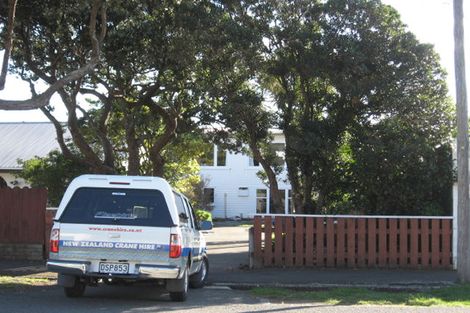 Photo of property in 26 Tuatoru Street, Eastbourne, Lower Hutt, 5013