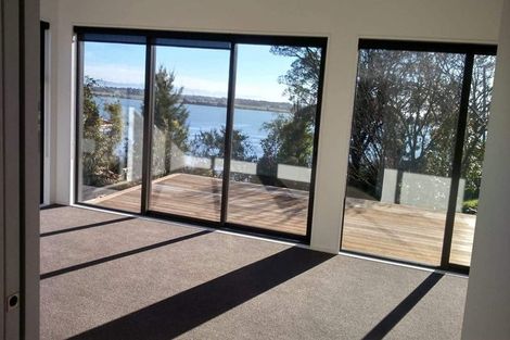 Photo of property in 5 Te Awakura Terrace, Mount Pleasant, Christchurch, 8081
