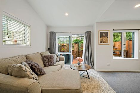 Photo of property in 12/30 John Jennings Drive, Oteha, Auckland, 0632