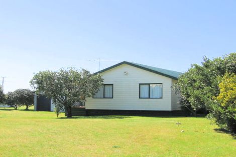 Photo of property in 17 Hicks Place, Cooks Beach, Whitianga, 3591