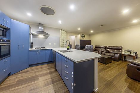 Photo of property in 43 Mt Lebanon Crescent, The Gardens, Auckland, 2105