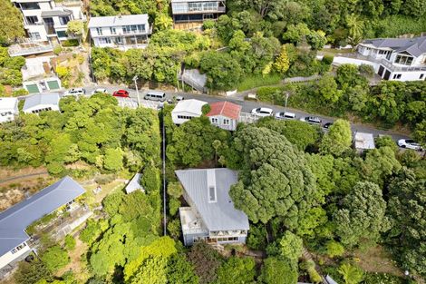Photo of property in 36a Fortification Road, Karaka Bays, Wellington, 6022