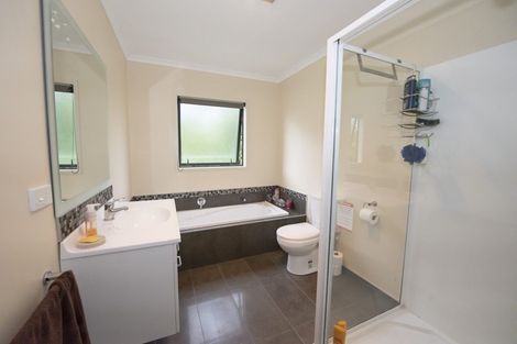 Photo of property in 8 Dunbar Place, Highlands Park, New Plymouth, 4312