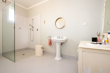 Photo of property in 55 Napier Terrace, Hospital Hill, Napier, 4110