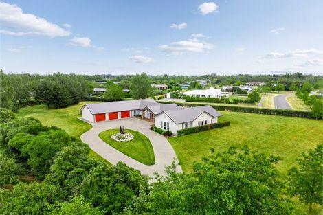 Photo of property in 98 Oxford Street, Martinborough, 5711