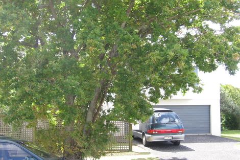 Photo of property in 1/1 Braemar Road, Castor Bay, Auckland, 0620