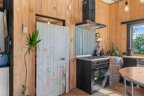 Photo of property in 106 Komiti Road, Tinopai, Matakohe, 0593