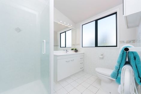 Photo of property in 3 Crannog Fen, Wattle Downs, Auckland, 2103