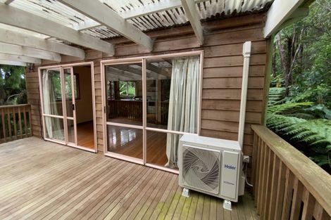 Photo of property in 62 Mountain Road, Henderson Valley, Auckland, 0612