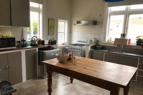 Photo of property in 36 Stone Street, Miramar, Wellington, 6022