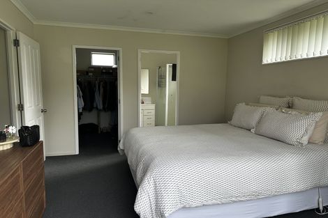 Photo of property in 29 Kathleen Reece Place, Waiuku, 2123
