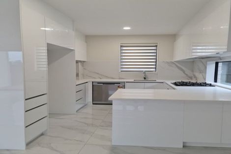 Photo of property in 4/532 Glenfield Road, Glenfield, Auckland, 0629