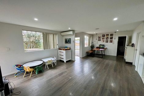 Photo of property in 57 Woodbank Drive, Glen Eden, Auckland, 0602