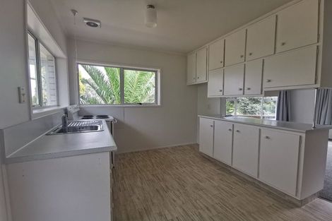 Photo of property in 1/76 Ravenwood Drive, Forrest Hill, Auckland, 0620