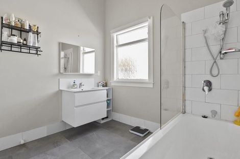 Photo of property in 84 Tomahawk Road, Andersons Bay, Dunedin, 9013