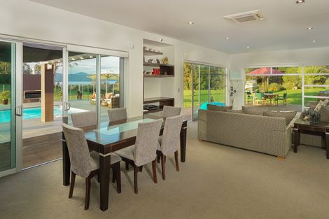Photo of property in 10 Fantail Heights, Picton, 7220