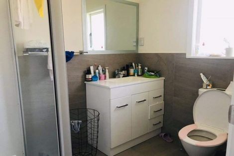 Photo of property in 2/306 Beach Road, Campbells Bay, Auckland, 0630