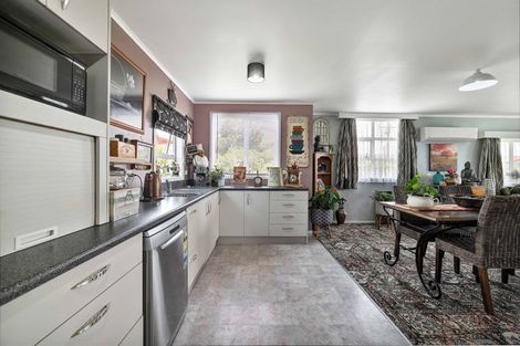 Photo of property in 127 Regan Street, Stratford, 4332