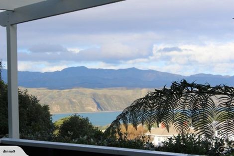 Photo of property in 15 Inverell Way, Seatoun, Wellington, 6022