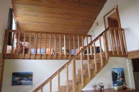 Photo of property in 19 Ivy Terrace, Moana, 7872