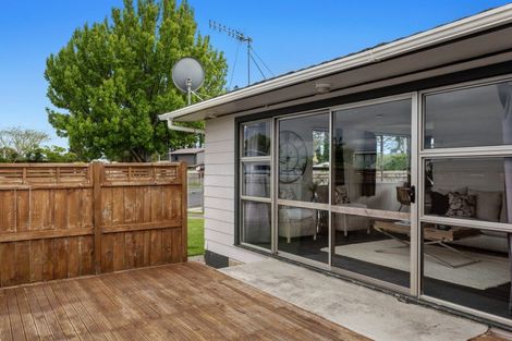 Photo of property in 15 Matipo Place, Edgecumbe, 3120