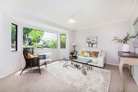Photo of property in 84 Mirrabooka Avenue, Botany Downs, Auckland, 2010