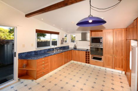 Photo of property in 22 Queen Street, Brighton, Dunedin, 9035