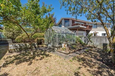Photo of property in 16 Kinmont Crescent, Kinmont Park, Mosgiel, 9024