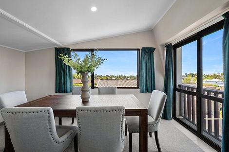 Photo of property in 8 Julian Place, Westown, New Plymouth, 4310