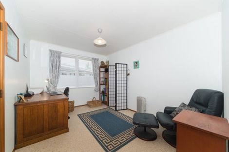 Photo of property in 42 Tararua Terrace, Cloverlea, Palmerston North, 4412