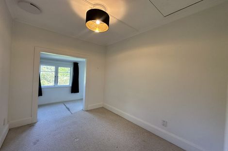 Photo of property in 54 Moana Road, Kelburn, Wellington, 6012