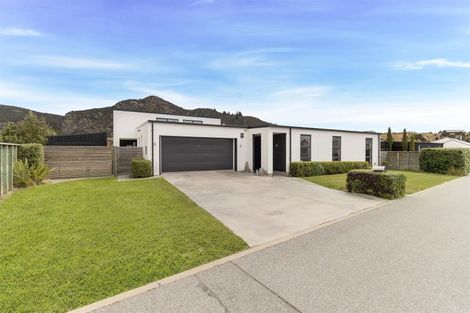 Photo of property in 5 Poppy Lane, Albert Town, Wanaka, 9305