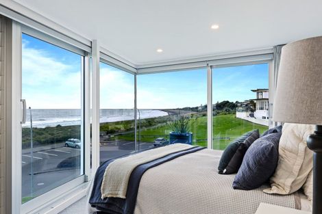 Photo of property in Weekeston Apartments, 2 Nobs Line, Strandon, New Plymouth, 4312